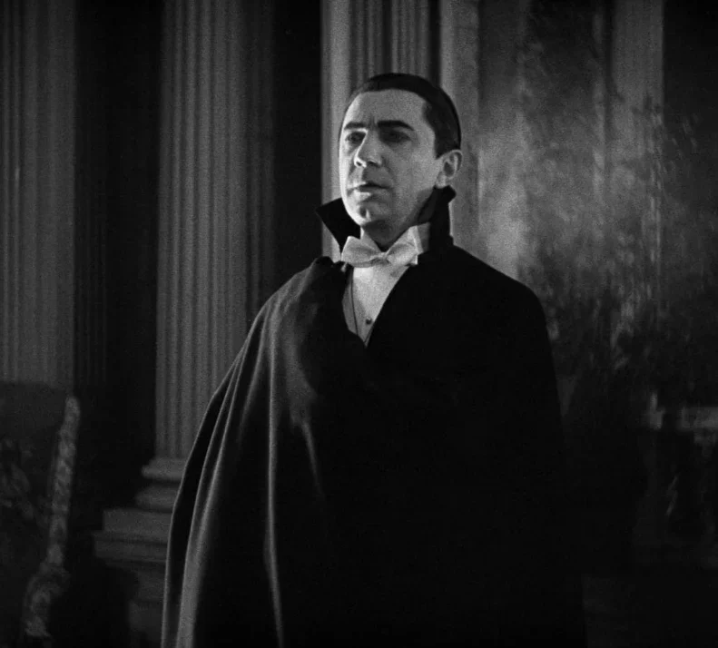 Ao longo dos anos, foram produzidos muitos filmes baseados no personagem Drácula. A influência da obra se estende por gerações e popularizou crenças associadas aos vampiros na cultura popular, como o medo do alho, dos crucifixos e das estacas no coração.