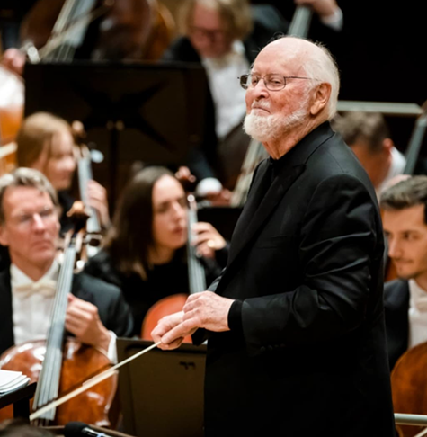 John Williams tem uma formaÃ§Ã£o musical tÃ£o profunda que, alÃ©m das mÃºsicas que se tornaram populares no cinema, ele tem composiÃ§Ãµes eruditas.