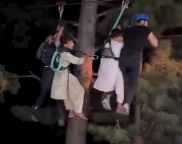 Sete crianÃ§as e um adulto ficaram presos no telefÃ©rico a 274 metros de altura. Felizmente, o resgate foi bem sucedido. Levou horas, mas deu certo e todos se salvaram.