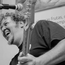 Músicos de BH lamentam a morte do guitarrista mineiro Claudio Moraleida - Heloisa Marques/Instagram de Claudio Moraleida