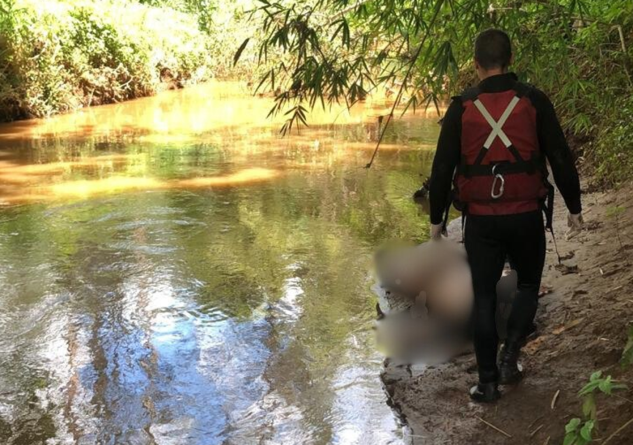 Bombeiros resgatam corpo de homem encontrado em rio no Sul de Minas