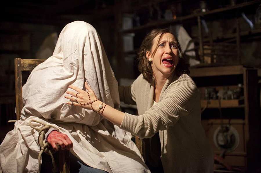 “Invocação do Mal” (2013): Considerado um dos filmes mais assustadores dos últimos anos, “Invocação do Mal” também teve suas pitadas de assombração por trás das câmeras.