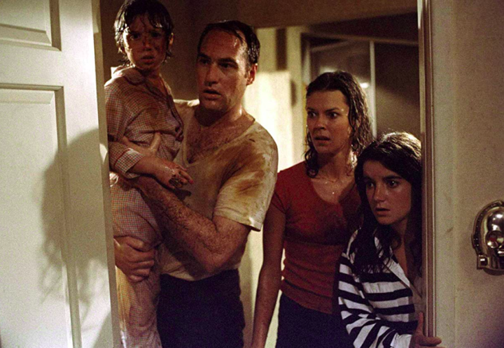 â??Poltergeist: O FenÃŽmenoâ? (1982): HÃ¡ diversas lendas sobre os trÃªs filmes da trilogia. Um caso envolveu a atriz Dominique Dunne (Ã  direita), que foi estrangulada pelo namorado, ficou dias em coma, mas nÃ£o resistiu.