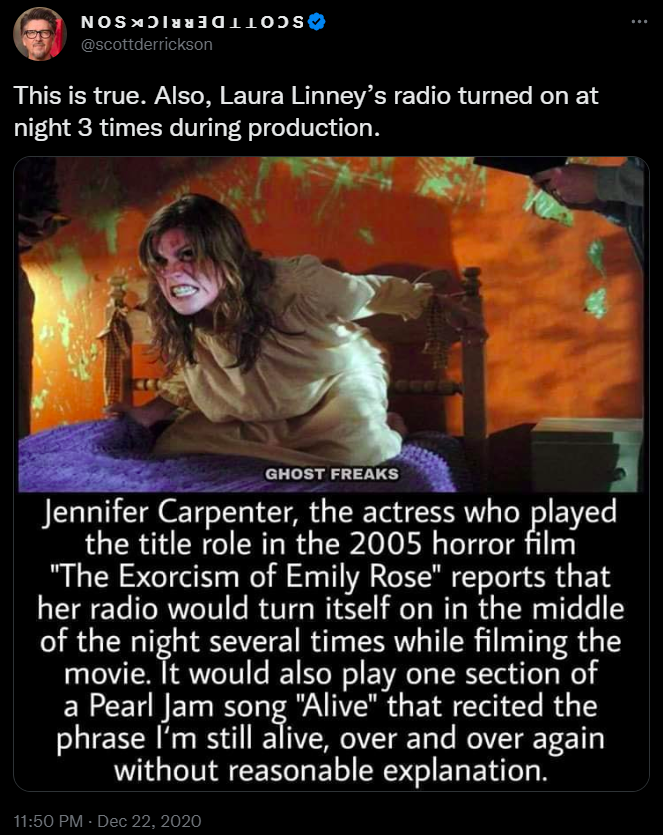 Scott Derrickson, diretor do longa, fez um post no Twitter em 2020 confirmando os relatos e ainda disse que o trecho da música que diz “I’m Still Alive” (