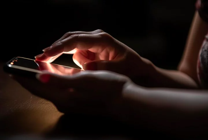 Similarmente a outras redes sociais, o RedNote coleta dados dos usuários, como localização e hábitos de navegação, conforme sua política de privacidade. -freepik stockgiu