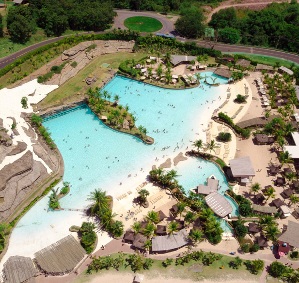 18°) Hot Park (Goiás, Brasil): O primeiro parque brasileiro da lista. Lá, os visitantes podem desfrutar de piscinas de ondas, toboáguas, corredeiras, praias artificiais e até mesmo mergulhar em um lago com peixes.-divulgação
