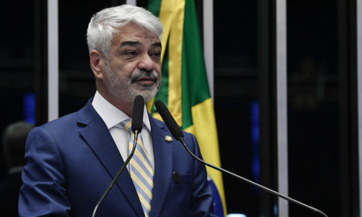 Humberto Costa: PT demorou ‘mais’ para ver novas demandas da sociedade -  (crédito: Platobr)