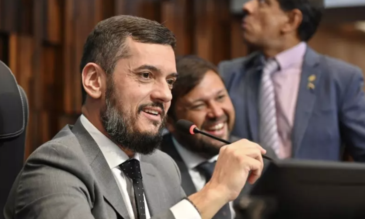 Com PT e PSol, deputado de Cláudio Castro é eleito por unanimidade na Alerj -  (crédito: Platobr)