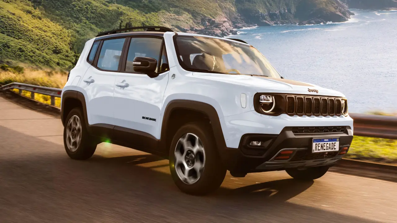 15º - Jeep Renegade: 53.899 (unidades vendidas) - É um SUV compacto com motor 1.3 GSE T270 Turbo Flex, que oferece desempenho, conforto e capacidade off-road. O modelo está disponível em cinco versões, todas com um conjunto de equipamentos de segurança e conforto.