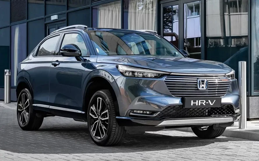 17º - Honda HR-V: 50.385 (unidades vendidas) - É compacto, com motor flex, transmissão automática CVT e tração dianteira. O modelo está disponível em quatro versões: EX, EXL, Advance e Touring.