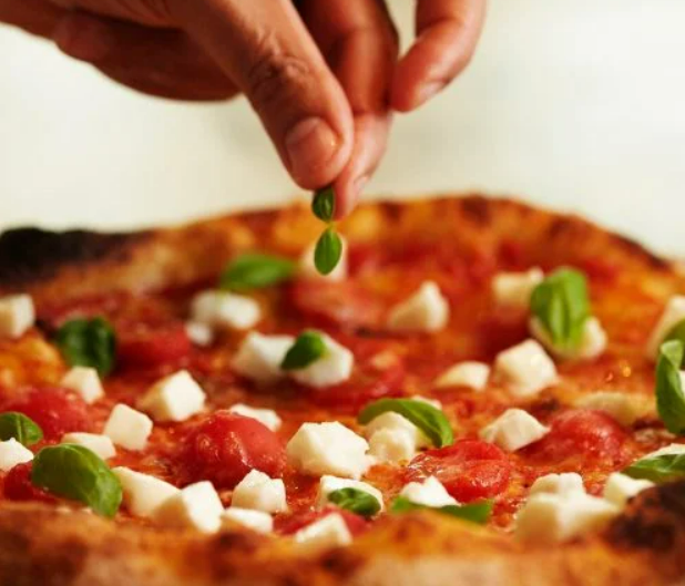 Entre as 100 selecionadas, na capital paulistana, aparecem: QT Pizza Bar (51ª posição), A Pizza da Mooca (85ª) e a Leggera Pizza Napoletana (100ª).