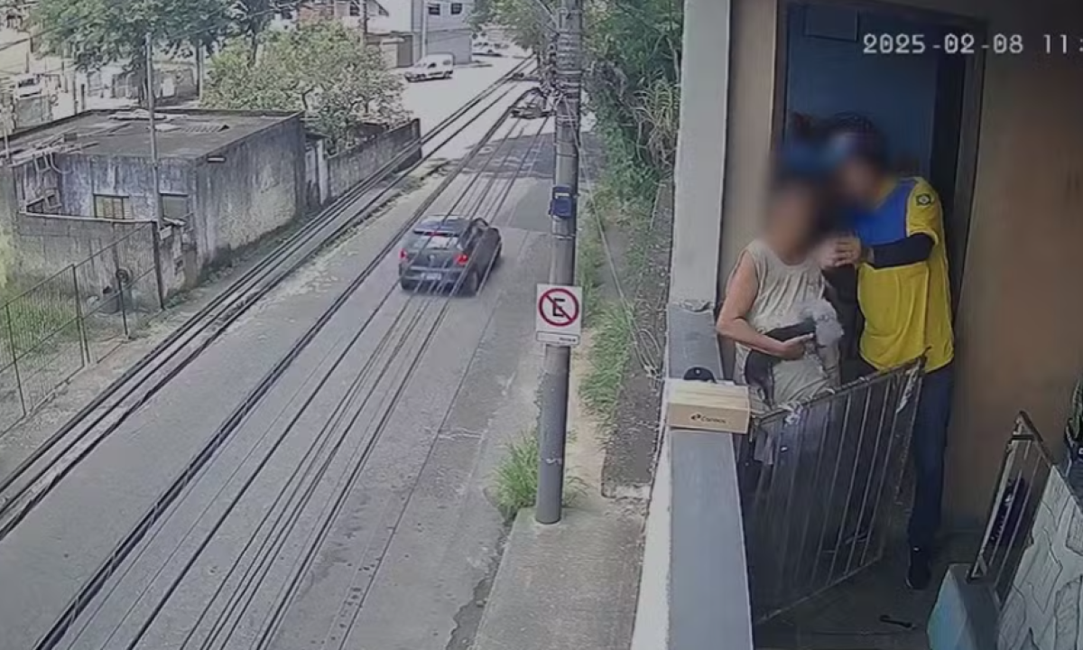 Homem &eacute; preso por dar golpe ao fingir ser funcion&aacute;rio dos Correios -  (crédito: Reprodu&ccedil;&atilde;o/Circuito Interno)
