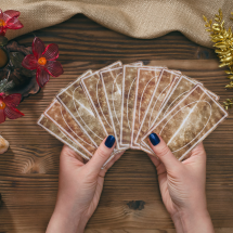 A Casa, Significado da Carta 4 do Baralho Cigano - Wemystic