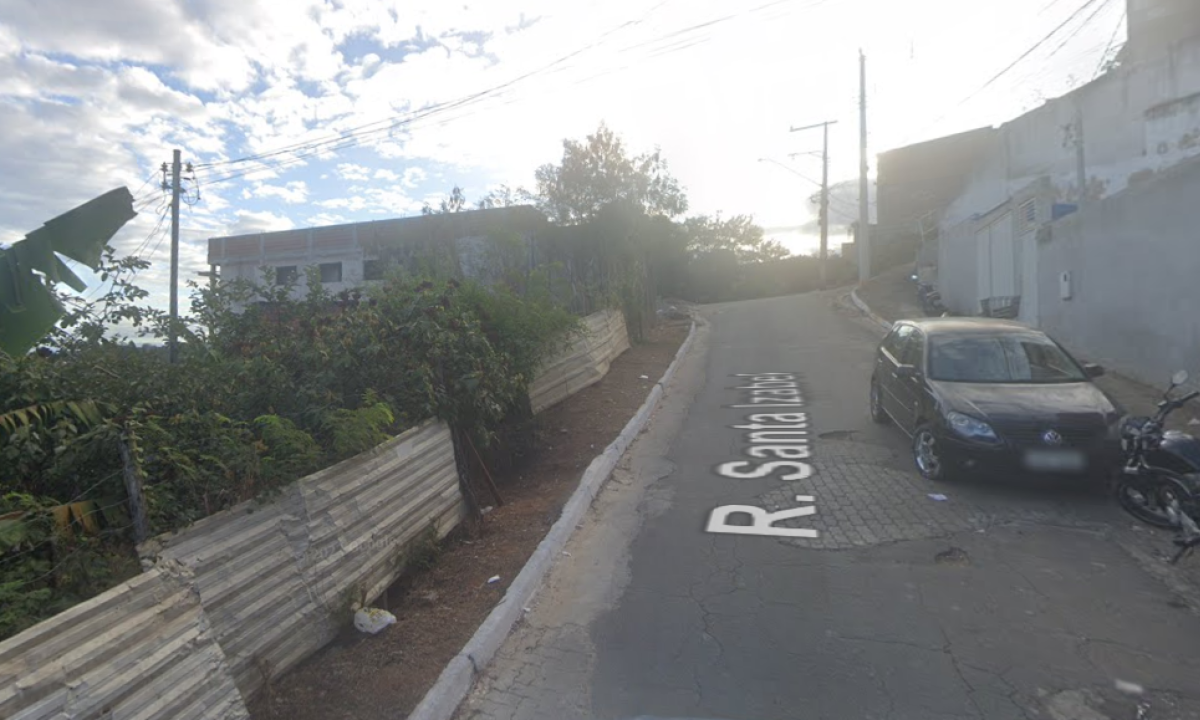 Homem recebe liga&ccedil;&atilde;o, sai de casa e &eacute; assassinado -  (crédito: Reprodu&ccedil;&atilde;o / Google Street View)