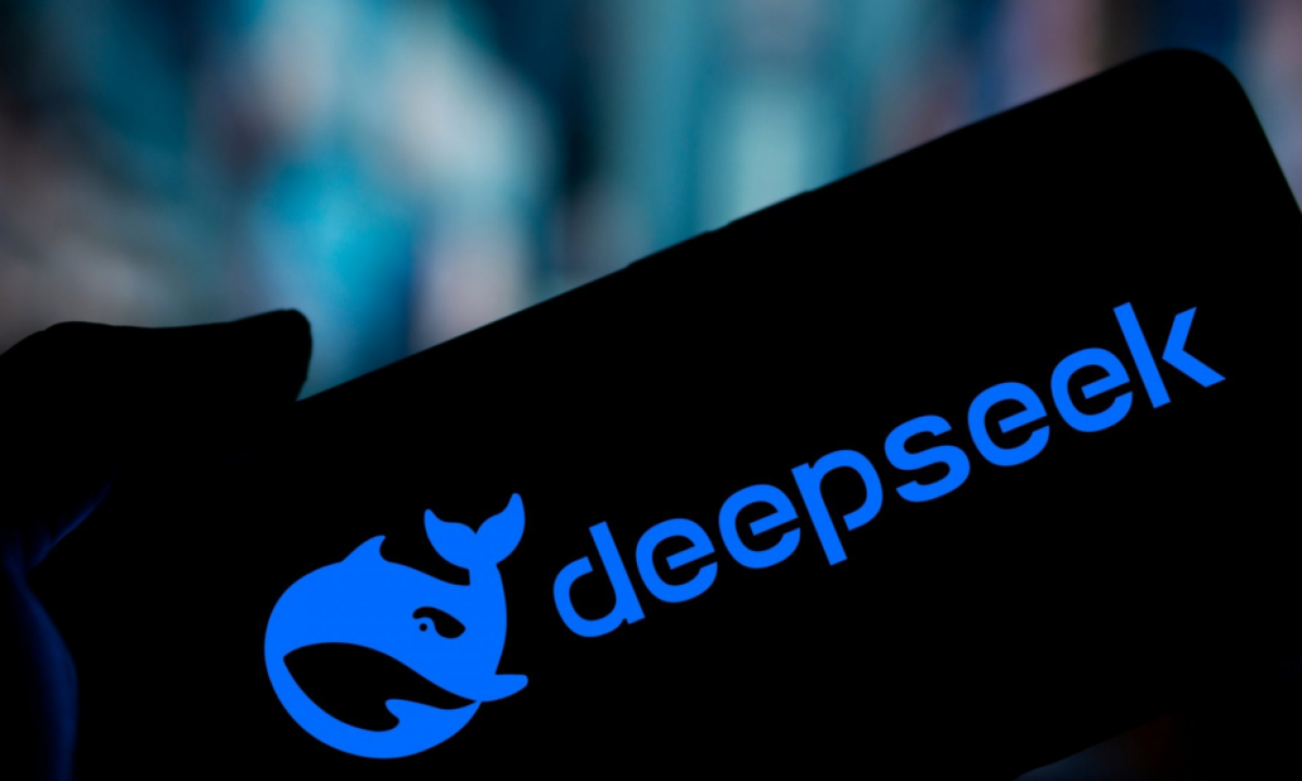 As diferenças da DeepSeek para a OpenAI na interação com o mundo editorial -  (crédito: Platobr)