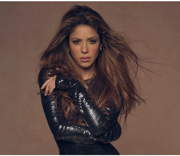 Shakira é uma artista que transforma sua dor e suas experiências pessoais em uma força criativa impressionante. A  música sobre Piqué é um exemplo claro de como ela utiliza sua vida pessoal como matéria-prima para suas composições, mantendo-se relevante e no centro das atenções da mídia e do público.
