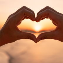 As Cinco Linguagens do Amor: O Segredo para Relacionamentos Mais Felizes - Wemystic