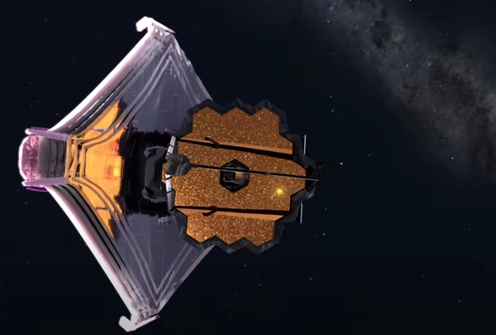 O James Webb superou as expectativas e está proporcionando uma revolução nos estudos do universo. Ele é capaz de captar sinais que viajaram por bilhões de anos.  E já expôs imagens inéditas de aglomerados de estrelas formadas 300 milhões de anos após o Big Bang 