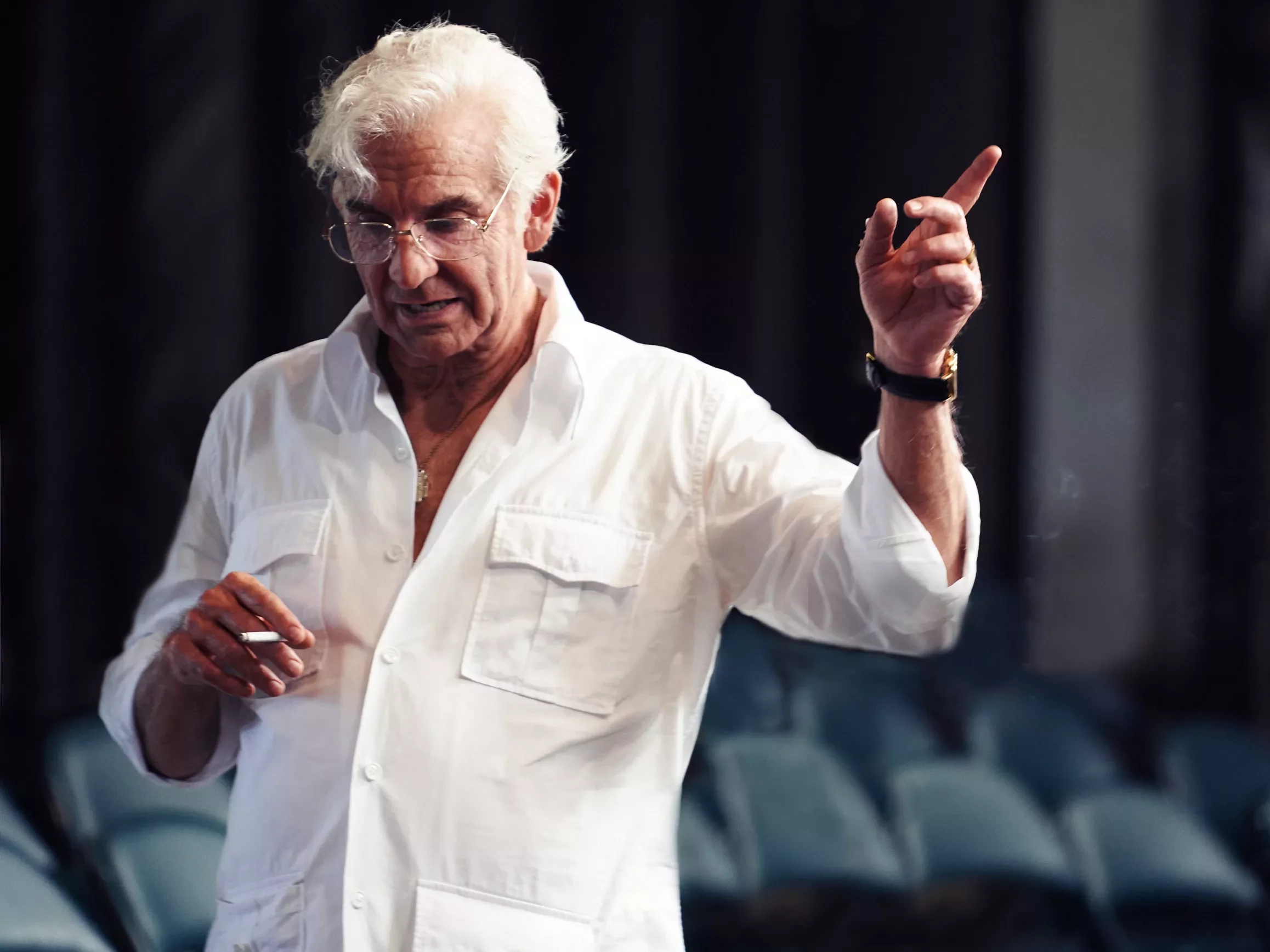 Em 2023, Cooper ficou irreconhecível ao viver Leonard Bernstein em 
