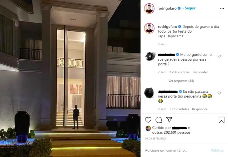 Antes, o apresentador também já tinha chocado a web com o tamanho da porta de entrada da sua mansão… -reprodução instagram