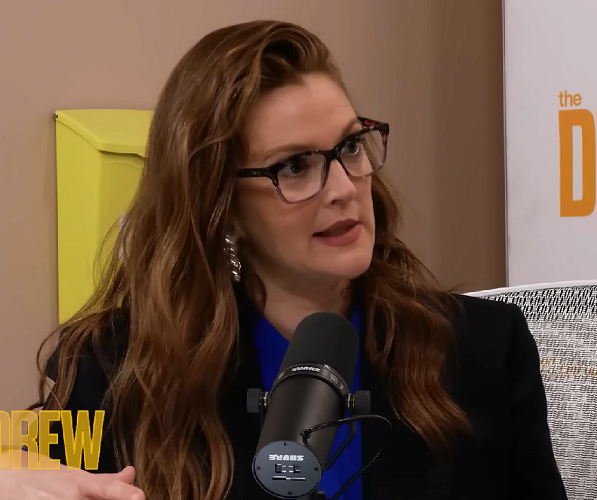 No primeiro episódio de seu podcast, o 