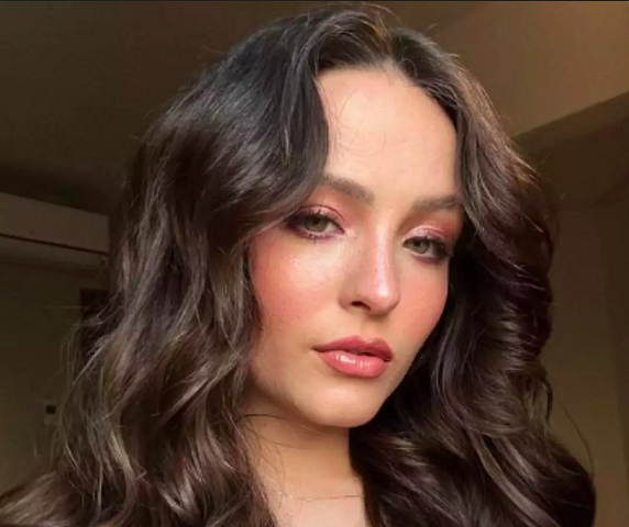 Casos como o de Betty Faria e sua filha não são incomuns no universo artístico. Em 2023, rusgas da atriz Larissa Manoela com os pais também trouxeram à tona a questão de desavenças familiares de famosos.