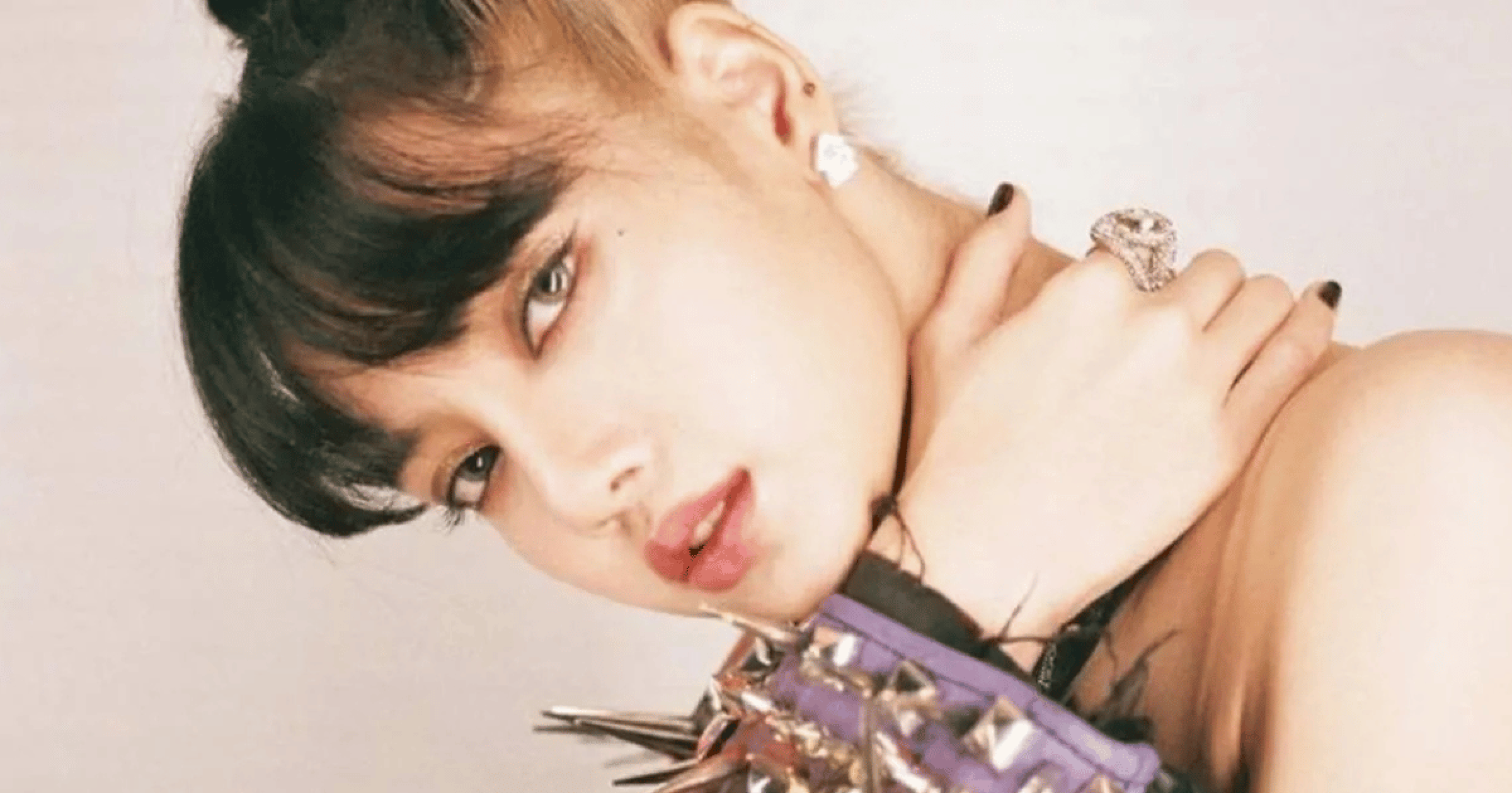 Lisa, do BLACKPINK, revela desafios financeiros na produção de clipes solo