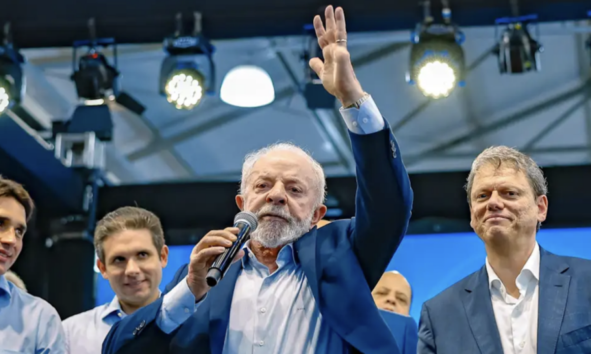 Governo fala muito nas redes, mas não atinge quem mais precisa -  (crédito: Platobr)