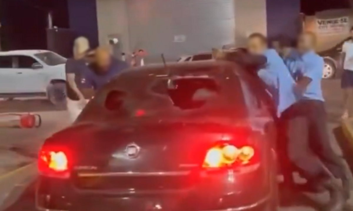 Confus&atilde;o em shopping de Par&aacute; de Minas acaba com tr&ecirc;s presos -  (crédito: Reprodu&ccedil;&atilde;o/Redes Sociais)