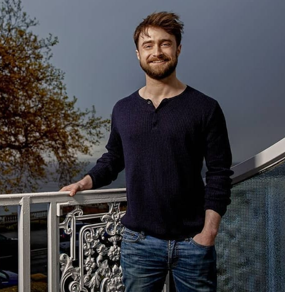 Contudo, foi nos palcos de teatro que Radcliffe se consolidou como um ator consagrado, estrelando diversas peças de sucesso em Londres, Nova York e outras cidades pelo mundo.
