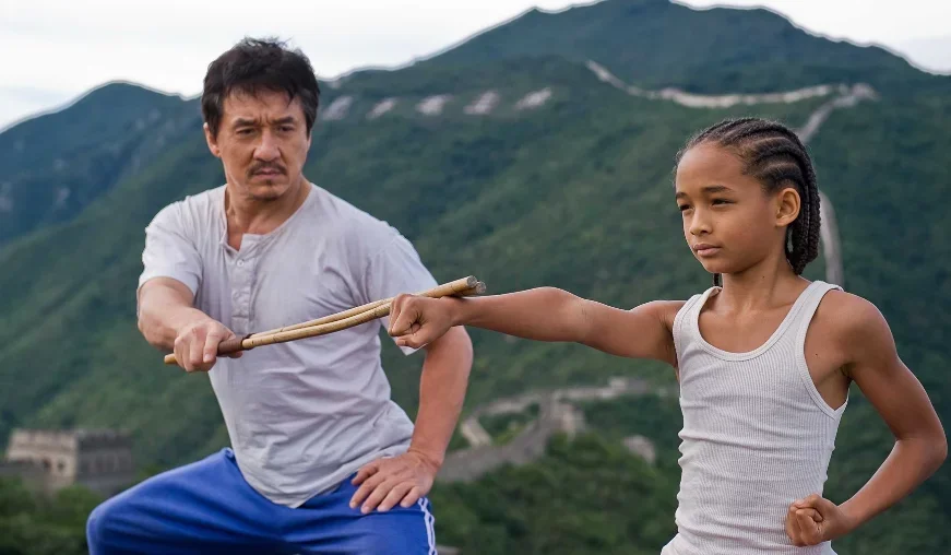 Em 2010, Jackie Chan interpretou o Mestre Han em um remake do clássico "Karate Kid".