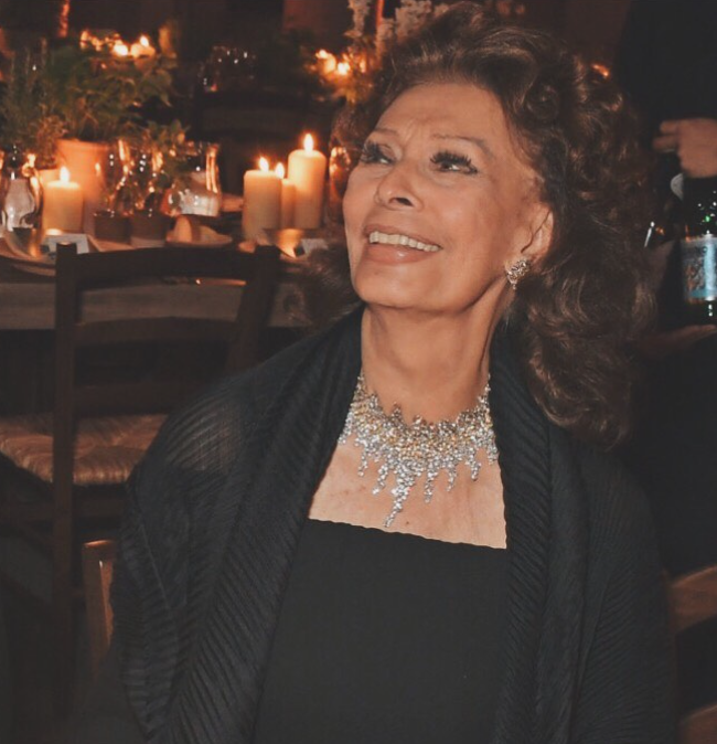 Sophia Loren - 90 anos - A italiana ganhou reconhecimento em 1962, quando recebeu o Oscar de melhor atriz por sua atuação no filme "Duas Mulheres", que também lhe rendeu o BAFTA e no Festival de Cannes. Sua carreira atingiu o auge em 1964, no filme "A Queda do Império Romano".