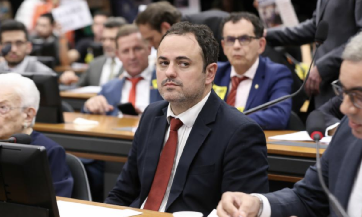 Glauber teve o parecer de cassa&ccedil;&atilde;o aprovado por 13 votos a cinco  -  (crédito: Platobr Politica)