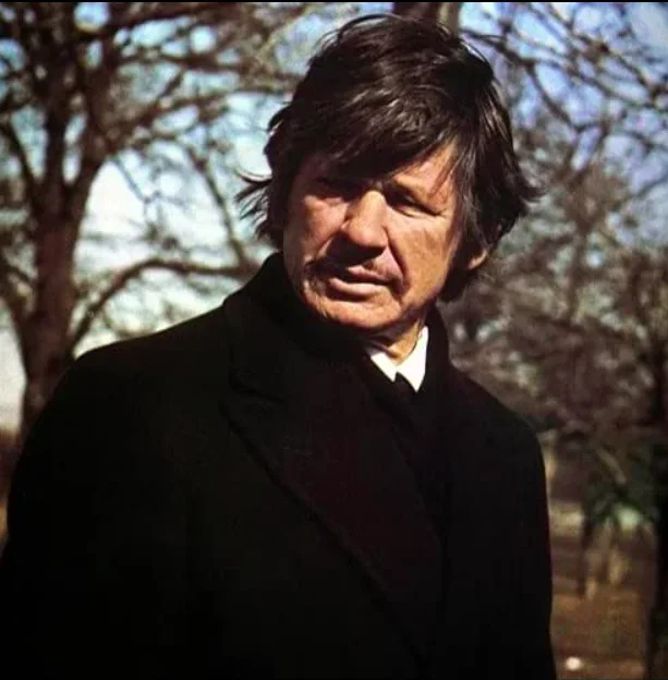 Paul Kersey, como Ã© chamado o personagem, tambÃ©m foi outro papel muito marcante na carreira de Bronson, assim como o â??HarmÃŽnicaâ?.