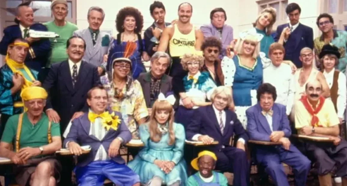 Compare os alunos da antiga e da nova Escolinha do Professor Raimundo