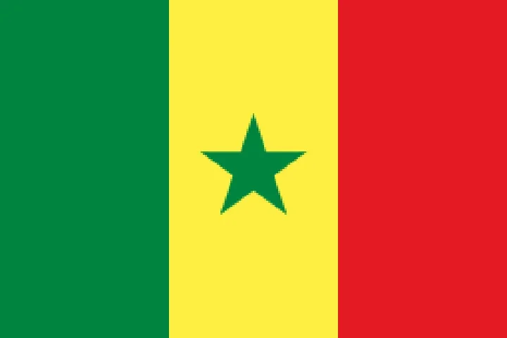 Senegal: Intitulado "Le Lion rugit" ("O Leão ruge"), foi composto por Léopold Sédar Senghor, o primeiro presidente do Senegal, e transformado em música por Hubert Gërard em 1960, ano em que o país se tornou independente da França.