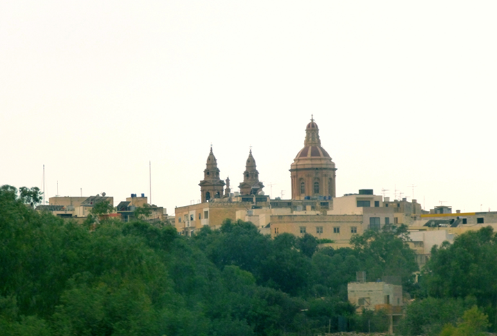 Valletta (Malta) -Com 320 monumentos em 55 hectares, a cidade tem uma das maiores densidades históricas do mundo. São numerosas construções barrocas na cor marrom, igrejas e palácios, numa área com muralhas e fortificações medievais.