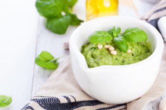 Como fazer molho pesto perfeito em casa: receita simples e cheia de sabor