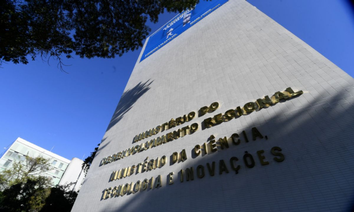 Governo faz estudo para criar seu GPS -  (crédito: Platobr Politica)