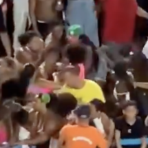 VÍDEO: Ensaio técnico da Mangueira termina em pancadaria - Tupi - Pablo Oliveira