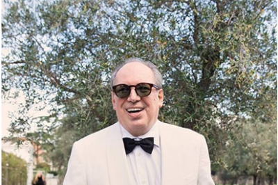 Hans Zimmer é um dos mais renomados compositores de trilhas sonoras do cinema, conhecido por seu uso inovador de música eletrônica e orquestral. Com uma carreira de mais de 40 anos, trabalhou em diversos gêneros, criando temas marcantes -  (crédito: instagram hanszimmer)