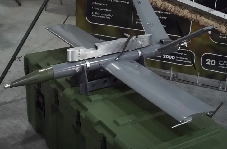 Na época, um militar israelense introduziu o Harpy, um drone que conseguia permanecer no ar por cerca de duas horas, procurando por sistemas de radar inimigos e atacando-os.