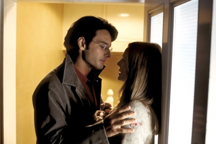 No mesmo ano de 2003, fez parte do elenco de "Simplesmente Amor", contracenando como par romântico com Laura Linney. 
