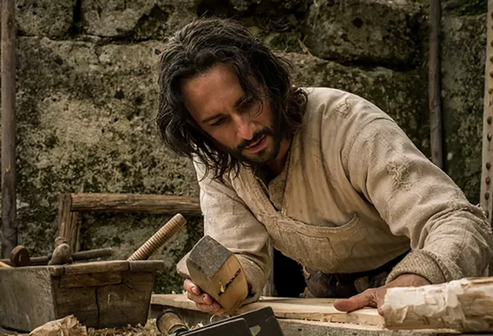 Em  2016, deu vida a Jesus Cristo no filme "Ben-Hur", uma refilmagem do clássico de 1959, de William Wyler
