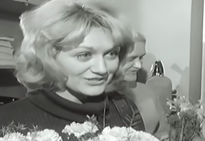 Nos últimos anos de sua vida, Vulovic viveu com uma pensão baixa, em seu apartamento velho. E já recusava participar de solenidades que lembravam o acidente. Também recusou entrevistas, inclusive no programa de Oprah Winfrey. Dizia que estava cansada.