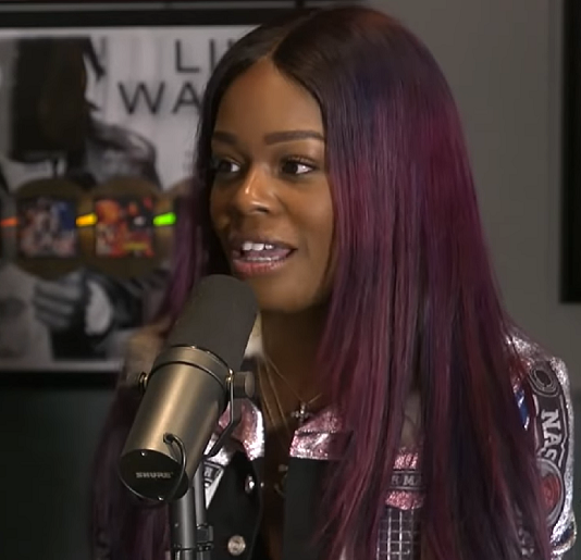 "As pessoas podem assumir que você, que escreve livros sobre magia e coisas esotéricas, seria capaz de compreender e entender como os estados de consciência variam em um ser humano", escreveu a cantora.