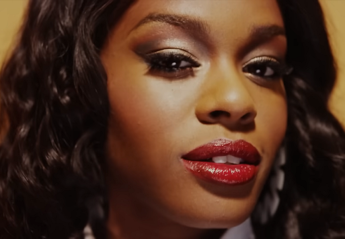 "Se ela quiser nos ajudar, ela calará a boca e deixará a nova vanguarda das mulheres negras surgir, em vez de roubar de nós", declarou Banks em 2016, em referência ao disco “Lemonade”, lançado por Beyoncé.