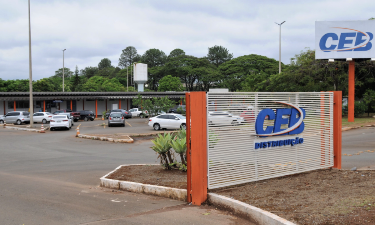 Justiça dá vitória à Companhia Energética de Brasília em disputa milionária -  (crédito: Platobr Economia)