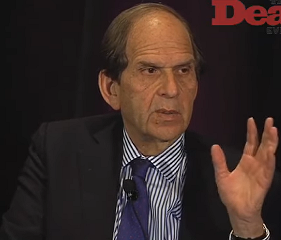 O bilionÃ¡rio norte-americano Bruce Wasserstein morreu, em 2009, mas tornou-se assunto, durante anos depois, devido Ã  postura de uma amante. Sua histÃ³ria inusitada chamou a atenÃ§Ã£o nos noticiÃ¡rios internacionais. O FLIPAR mostrou e republica para quem nÃ£o viu. -reproduÃ§Ã£o youtube