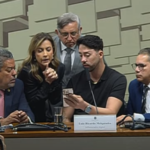 Influenciador Rico Melquiades joga 'Tigrinho' durante CPI das Bets 